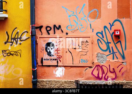 Graffiti urbani con BEN ZENO Stencil Ritratto sulla parete Foto Stock
