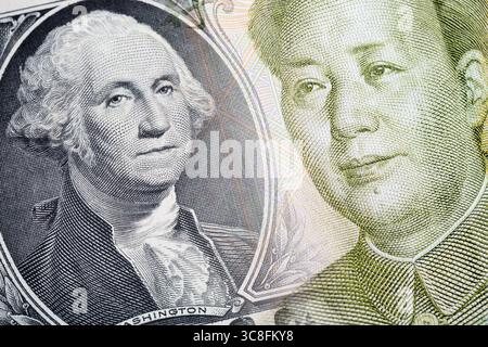 Immagine combinata della valuta cinese da 1 Yuan e delle banconote da 1 dollaro americano. Concetto finanziario Foto Stock