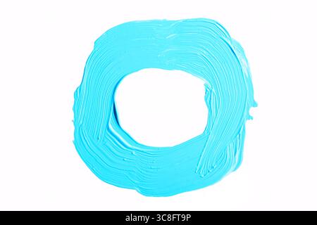 Pennello circolare blu turchese isolato su sfondo bianco. Corsa astratta turchese. Pennello ad acquerello colorato Foto Stock
