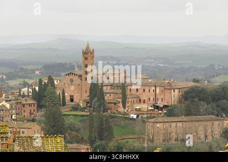 Basilica di Santa Maria dei Servi (San Clemente in Santa Maria dei Servi), chiesa gotica del XIII secolo, Siena, Toscana, Italia. Foto Stock