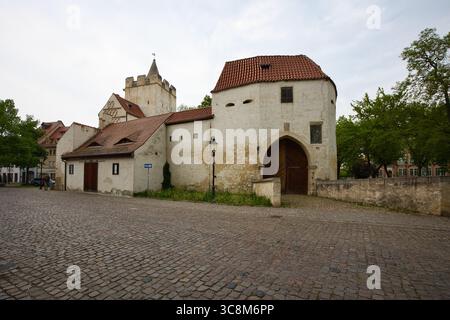 Germania, Sassonia-Anhalt, Naumburg - 3 maggio 2025: Il Marientor di Marienplatz a Naumburg è l'unica porta della città superstite a Naumburg. Foto Stock