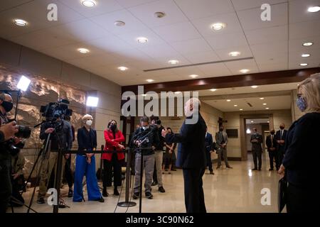 24 febbraio 2021, Washington, District of Columbia, USA: Il Whip di minoranza della camera degli Stati Uniti Steve Scalise (repubblicano della Louisiana) offre commenti durante una conferenza stampa al Campidoglio degli Stati Uniti a Washington, DC, mercoledì 24 febbraio 2021. Credito: Rod Lamkey / CNP (immagine di credito: © Rod Lamkey - CNP/CNP tramite filo ZUMA) Foto Stock