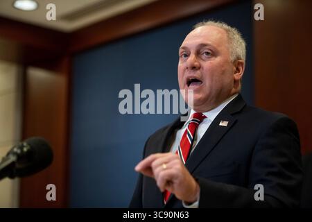 24 febbraio 2021, Washington, District of Columbia, USA: Il Whip di minoranza della camera degli Stati Uniti Steve Scalise (repubblicano della Louisiana) offre commenti durante una conferenza stampa al Campidoglio degli Stati Uniti a Washington, DC, mercoledì 24 febbraio 2021. Credito: Rod Lamkey / CNP (immagine di credito: © Rod Lamkey - CNP/CNP tramite filo ZUMA) Foto Stock
