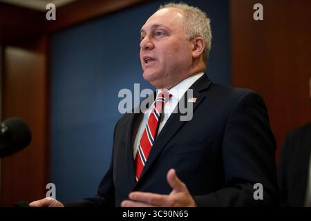 24 febbraio 2021, Washington, District of Columbia, USA: Il Whip di minoranza della camera degli Stati Uniti Steve Scalise (repubblicano della Louisiana) offre commenti durante una conferenza stampa al Campidoglio degli Stati Uniti a Washington, DC, mercoledì 24 febbraio 2021. Credito: Rod Lamkey / CNP (immagine di credito: © Rod Lamkey - CNP/CNP tramite filo ZUMA) Foto Stock