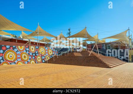 Centro di Yulara. Nel Parco nazionale di Kata Tjuṯa, nel territorio settentrionale dell'Australia. Foto Stock