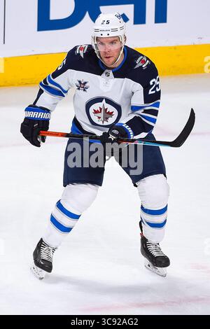 4 marzo 2021: Guarda il centro dei Winnipeg Jets Paul Stastny (25) durante la partita dei Winnipeg Jets contro i Montreal Canadiens al Bell Centre di Montreal, Quebec. David Kirouac/CSM(immagine di credito: &Copy; David Kirouac/CSM tramite cavo ZUMA) Foto Stock