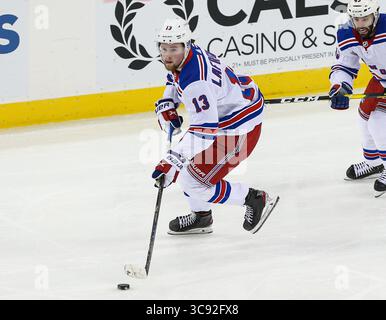 6 marzo 2021: L'ala sinistra dei New York Rangers Alexis Lafreniere (13) durante una partita della NHL tra i New York Rangers e i New Jersey Devils al Prudential Center di Newark, New Jersey Mike Langish/Cal Sport Media.(immagine di credito: &Copy; Mike Langish/CSM tramite cavo ZUMA) Foto Stock
