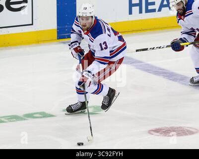 6 marzo 2021: L'ala sinistra dei New York Rangers Alexis Lafreniere (13) durante una partita della NHL tra i New York Rangers e i New Jersey Devils al Prudential Center di Newark, New Jersey Mike Langish/Cal Sport Media.(immagine di credito: &Copy; Mike Langish/CSM tramite cavo ZUMA) Foto Stock