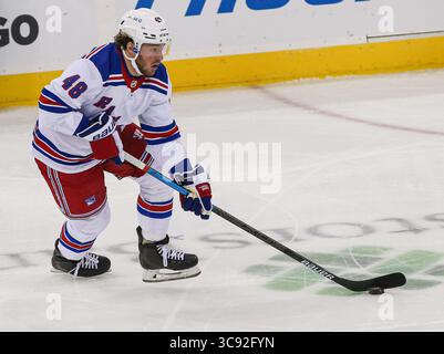 6 marzo 2021: L'ala sinistra dei New York Rangers Brendan Lemieux (48) durante una partita della NHL tra i New York Rangers e i New Jersey Devils al Prudential Center di Newark, New Jersey Mike Langish/Cal Sport Media.(immagine di credito: &Copy; Mike Langish/CSM tramite cavo ZUMA) Foto Stock