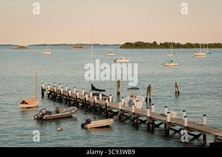 Barche nel porto di Noank, Groton, Connecticut Foto Stock