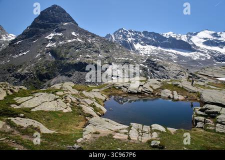 L'imponente Cirque des Evettes si trova sopra l'Ecot, Bonneval sur Arc, il Parco Nazionale della Vanoise, la Valle della Maurienne, la Savoia, Francia Foto Stock