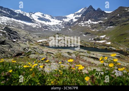 L'imponente Cirque des Evettes si trova sopra l'Ecot, Bonneval sur Arc, il Parco Nazionale della Vanoise, la Valle della Maurienne, la Savoia, Francia Foto Stock