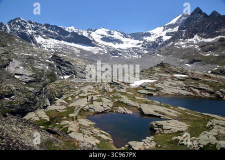 L'imponente Cirque des Evettes si trova sopra l'Ecot, Bonneval sur Arc, il Parco Nazionale della Vanoise, la Valle della Maurienne, la Savoia, Francia Foto Stock