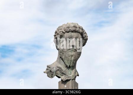 Marc Aurel Scultura presso la Fortezza di porta Nigra a Treviri, Germania, statua equestre Monumentale dell'Imperatore Romano, 20 luglio 2025 Foto Stock