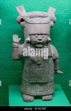 8 novembre 2018: Una figura in ceramica in stile "sonriente". Rufino Tamayo Museum of Pre-Hispanic Art of Mexico, Oaxaca, Messico. Dal sito Remojada nel centro di Veracruz. Periodo classico, 200 a.C. - 750 d.C. (immagine di credito: © Jon G. Fuller/VW Pics via ZUMA Press Wire) Foto Stock