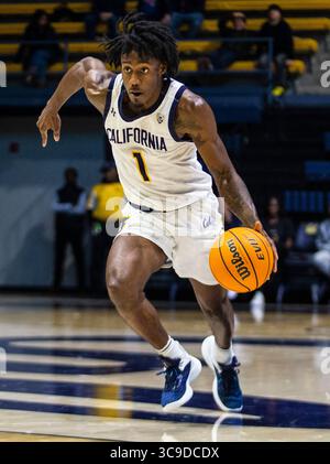 18 novembre 2022 Berkeley, CA U.S.A. la guardia californiana Joel Brown (1) va al cerchio durante la partita di pallacanestro maschile NCAA tra i Southern University Jaguars e i California Golden Bears. Sud della California 74-66 all'Hass Pavilion Berkeley California. Thurman James / CSM (immagine di credito: © Thurman James/CSM via ZUMA Press Wire) Foto Stock