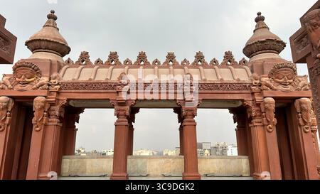 Il palazzo del barone Empain, noto anche come le Palais Hindou, è una residenza storica e caratteristica situata a Heliopolis, un sobborgo a nord-est del centro del Cairo, in Egitto Foto Stock