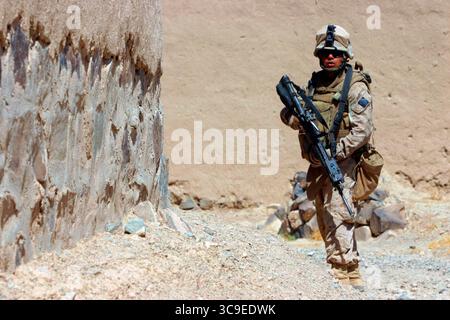 ORA ZAD, AFGHANISTAN - 12 settembre 2008 - Marlin Villacres, sergente di plotone del 3rd Combat Engineer Battalion, 2nd Bat Foto Stock