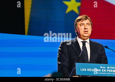 16 ottobre 2022, Vichy, Alvernia Rodano Alpi, Francia: VADYM OMELCHENKO, ambasciatore ucraino in Francia, tiene un discorso al Congresso delle regioni, a Vichy. (Immagine di credito: © Adrien Fillon/ZUMA Press Wire) Foto Stock