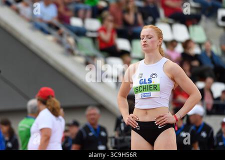Dresda, Germania. 2 agosto 2025. Dresda, Germania, 2 agosto 2025: Skadi Schier (SCC Berlino) prima della semifinale dei 400 metri durante il campionato tedesco di atletica leggera 2025 all'Heinz-Steyer-Stadion, Dresda, Germania. (Sven Beyrich/SPP) credito: SPP Sport Press Photo. /Alamy Live News Foto Stock