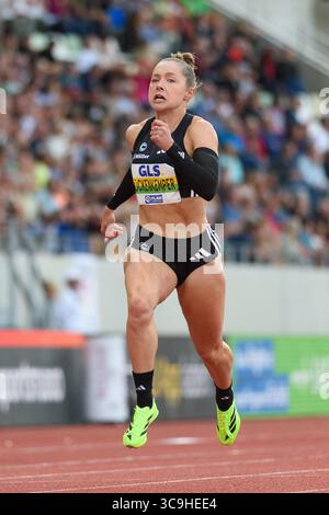 Dresda, Germania. 2 agosto 2025. Dresda, Germania, 2 agosto 2025: Gina Lückenkemper (SCC Berlino) durante la finale dei 100 metri durante il Campionato tedesco di atletica leggera 2025 all'Heinz-Steyer-Stadion, Dresda, Germania. (Sven Beyrich/SPP) credito: SPP Sport Press Photo. /Alamy Live News Foto Stock