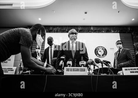 20 ottobre 2020, Conakry, Guinea: Il discorso della missione commissionata dalla Comunità economica degli Stati dell'Africa occidentale per le elezioni presidenziali in Guinea Conakry presso l'hotel kaloum di Conakry. (Immagine di credito: © Sadak Souici/ZUMA Press Wire) Foto Stock