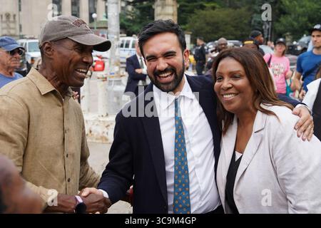 Brooklyn, Stati Uniti. 5 agosto 2025. Zohran Mamdani durante il 78° Precinct's National Night Out a Brooklyn martedì 5 agosto 2025 a New York. Foto di Derek French/UPI credito: UPI/Alamy Live News Foto Stock