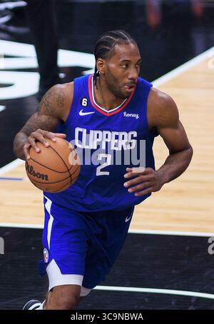 27 marzo 2023, Los Angeles, California, USA: Kawhi Leonard n. 2 dei Los Angeles Clippers durante la partita NBA contro i Chicago Bulls lunedì 27 marzo 2023 al Crypto.com Arena di Los Angeles, California. JAVIER ROJAS/PI (immagine di credito: © Prensa Internacional via ZUMA Press Wire) Foto Stock