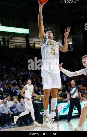 19 gennaio 2023: La guardia dei Colorado Buffaloes, KJ Simpson (2), sbarca nella seconda metà della partita di basket di menâ tra Colorado e Washington a Boulder, CO. Derek Regensburger/CSM. (Immagine di credito: © Derek Regensburger/CSM tramite ZUMA Press Wire) Foto Stock
