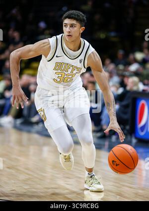 19 gennaio 2023: Nique Clifford (32), guardia dei Colorado Buffaloes, guida la corsia nel secondo tempo della partita di basket di menâ tra Colorado e Washington a Boulder, CO. Derek Regensburger/CSM. (Immagine di credito: © Derek Regensburger/CSM tramite ZUMA Press Wire) Foto Stock