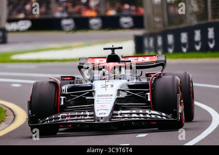 1° aprile 2023, Melbourne, Victoria, Australia: MELBOURNE, AUSTRALIA - 1 APRILE: Nyck De Vries dei Paesi Bassi guida la Scuderia AlphaTauri AT04 in pratica durante il Gran Premio d'Australia 2023 ad Albert Park il 1 aprile 2023 a Melbourne, Australia. (Immagine di credito: © Chris Putnam/ZUMA Press Wire) Foto Stock
