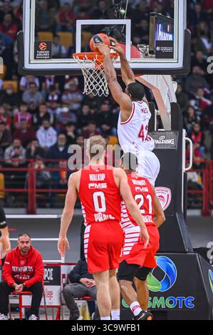 6 gennaio 2023, Atene, Lombardia, Grecia: 42 KYLE HINES di EA7 Emporio Armani Milan durante l'Eurolega, turno 17, partita tra Olympiakos Pireo e EA7 Emporio Armani Milan allo Stadio della Pace e dell'amicizia il 6 gennaio 2023 ad Atene, Grecia. (Immagine di credito: © Stefanos Kyriazis/ZUMA Press Wire) Foto Stock