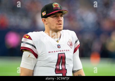 20 novembre 2022: Il quarterback dei Washington Commanders Taylor Heinicke (4) durante una partita tra i Washington Commanders e gli Houston Texans a Houston, Texas. ..Trask Smith/CSM (immagine di credito: © Trask Smith/CSM via ZUMA Press Wire) Foto Stock