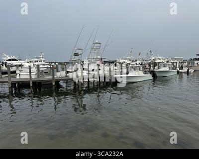 Montauk, New York, Stati Uniti. 5 agosto 2025. La polizia della contea di Suffolk ha identificato la donna trovata morta su una barca ormeggiata al Montauk Yacht Club martedì come Martha Nolan o'Slattara, 33 anni e fondatrice di EastxEast da Manhattan. Il Montauk Yacht Club ha anche un club e un DJ dal vivo al Montauk Yacht Club si trova al 32 Star Island Rd, Montauk, NY 11954 il 5 agosto 2025 a Montauk, New York. Credito: Hoo Me.Com/Media Punch/Alamy Live News Foto Stock