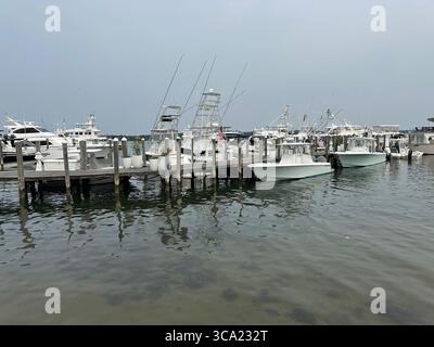 Montauk, New York, Stati Uniti. 5 agosto 2025. La polizia della contea di Suffolk ha identificato la donna trovata morta su una barca ormeggiata al Montauk Yacht Club martedì come Martha Nolan o'Slattara, 33 anni e fondatrice di EastxEast da Manhattan. Il Montauk Yacht Club ha anche un club e un DJ dal vivo al Montauk Yacht Club si trova al 32 Star Island Rd, Montauk, NY 11954 il 5 agosto 2025 a Montauk, New York. Credito: Hoo Me.Com/Media Punch/Alamy Live News Foto Stock