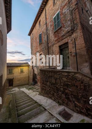 Vedute panoramiche di Deurta, autentico fascino italiano del villaggio Foto Stock