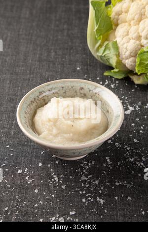 purea di cavolo in ciotola, cibo sano Foto Stock