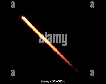 SpaceX lancia una missione Starlink martedì mattina presto alle 2:37 attraverso la costa occidentale dalla base spaziale di Vandenberg. Simi Valley CA, 22 agosto 2023. Il lancio di Space-X è stato ritardato di alcuni giorni dal passaggio dell'uragano Hilary. Foto di Gene Blevins/ZUMAPRESS) (immagine di credito: © Gene Blevins/ZUMA Press Wire) Foto Stock
