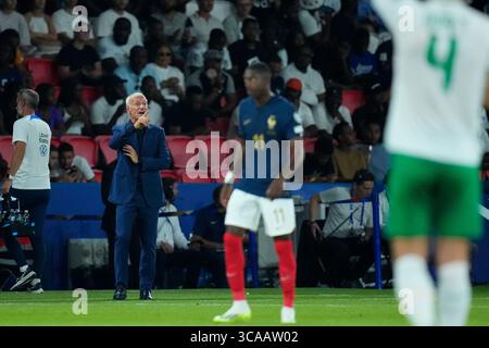 7 settembre 2023, Parigi, Parigi, Francia: Il manager francese DIDIER DESCHAMPS dà alcune istruzioni durante la partita di qualificazione europea UEFA EURO 2024 tra Francia e Irlanda al Parc des Princes il 7 settembre 2023 a Parigi. (Immagine di credito: © Glenn Gervot/ZUMA Press Wire) Foto Stock