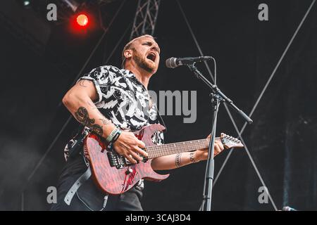 12 agosto 2023, Horsens, Copenaghen, Danimarca: Horsens, Danimarca. 12 agosto 2023. La band danese Skullclub esegue un concerto dal vivo durante il festival danese Jailbreak 2023 a Horsens. (Immagine di credito: © Rolf Meldgaard/Gonzales foto tramite ZUMA Press) Foto Stock