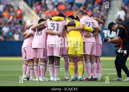 23 agosto 2023: I giocatori del Miami CF si riuniscono prima di una partita di calcio della Lamar Hunt US Open Cup tra il Cincinnati e l'Inter Miami CF al Nippert Stadium di Cincinnati, Ohio. Kevin Schultz/CSM (immagine di credito: © Kevin Schultz/CSM via ZUMA Press Wire) Foto Stock