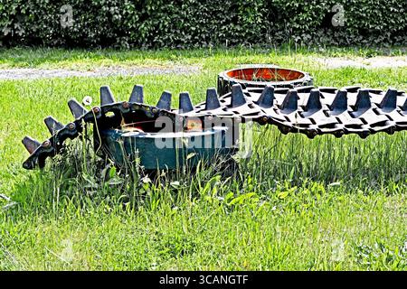 Wünsdorf, Garnisonsmuseum, alte Panzerkette; Wuensdorf guarnigione Museum, il vecchio serbatoio battistrada Foto Stock