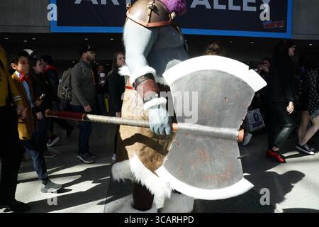 13 ottobre 2023, New York, New York, USA: Un fan in cosplay al New York Comic con 2023 al Jacob Javits Center il 13 ottobre 2023 a New York. (Immagine di credito: © Bryan Smith/ZUMA Press Wire) Foto Stock