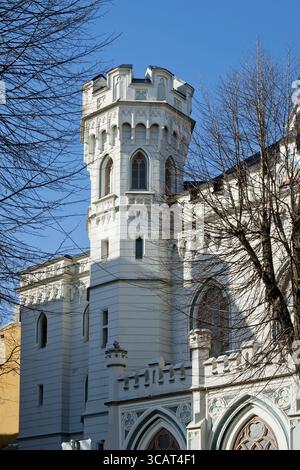 Architettura moderna in stile barocco stilizzati per semi-antica . Outdoor punto anteriore visualizza dominio pubblico immagine di facciata Foto Stock