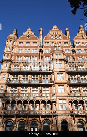 The Kimpton Fitzroy Hotel, Russell Square, Bloomsbury, London Borough of Camden, Londra, Regno Unito. Il Kimpton Fitzroy London è uno storico hotel a cinque stelle, Foto Stock