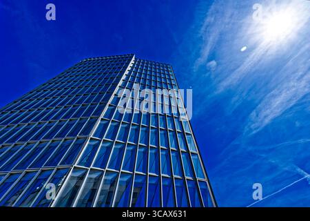 Architettura moderna nella HafenCity a Westfield Hamburg-Überseequartier, HafenCity, Amburgo, Germania Foto Stock