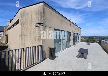 Scriptorial, Museo del manoscritto di Mont Saint-Michel, vista esterna, città di Avranches, dipartimento della Manche, Francia Foto Stock