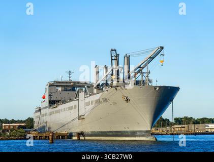 Norfolk Virginia - 19 giugno 2022: La nave navale STATUNITENSE Benavidez attraccò a Lamberts Point a Norfolk Virginia Foto Stock