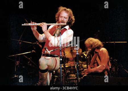Ian Anderson di Jethro Tull presso il Civic Center, Providence, RI, USA (immagine di credito: © Arthur D'Amario III/ZUMA Press Wire) Foto Stock