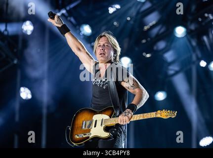 9 giugno 2023, Stati Uniti: Keith Urban si esibisce durante il giorno 2 del CMA Fest al Nissan Stadium giovedì 9 giugno 2023, a Nashville, Tennessee. (Foto di: Amiee Stubbs/imageSPACE) (immagine di credito: © Amiee Stubbs/imageSPACE via ZUMA Press Wire) Foto Stock